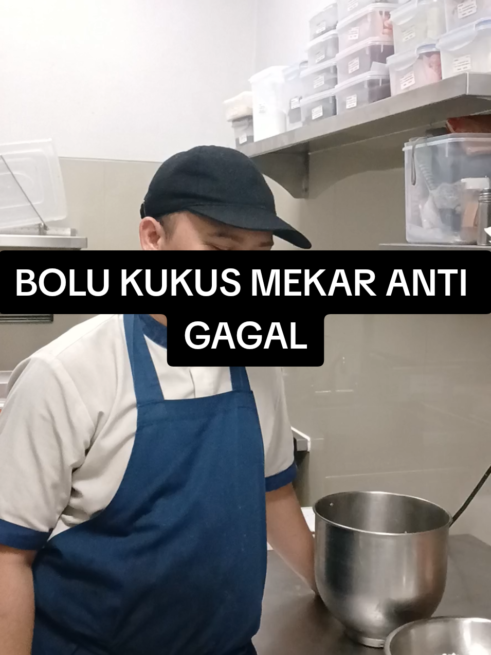 hallo teman² kali ini sy membuat bolu kukus mekar anti gagal, untuk bahan² nya  4pcs telur utuh 350gr gula pasir 370gr tepung pro sedang 1/2 sdm sp/tbm/ovalet 1/2 sdt ragi/yeast instan 1/2 sdt vanilli essence 200ml air (bisa ganti santan/fresh milk) jika lewat di beranda teman² dan bermanfaat silahkan SAVE,SHARE,LIKE,KOMEN & FOLLOW  ya, terima kasih selamat mencoba #bolukukusmekar #antigagal #bolukukusmekarantigagal #resepbolukukus #fyp 