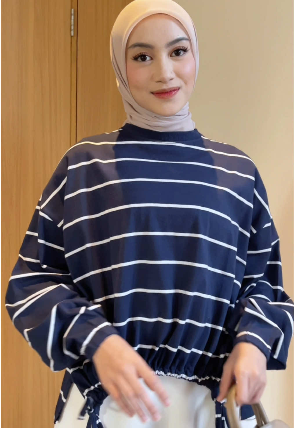 Siapa yang udah punya Blanca Top ini? 🥳 Komen yuk #hijabchic #hijabchicpink #TikTokFashion #outfitideas #OOTD 