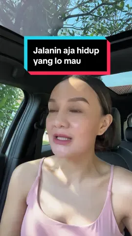 Sebaik apapun lo, orang akan selalu menemukan cara untuk mencari kejelekan lo. Jadi jalanin aja kehidupan yang lo mau dengan cara yang lo mau. Selama bikin lo happy dan baik buat lo 🤍🤍🤍 