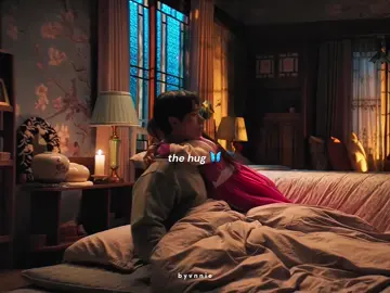 their hug > #headoverheels 