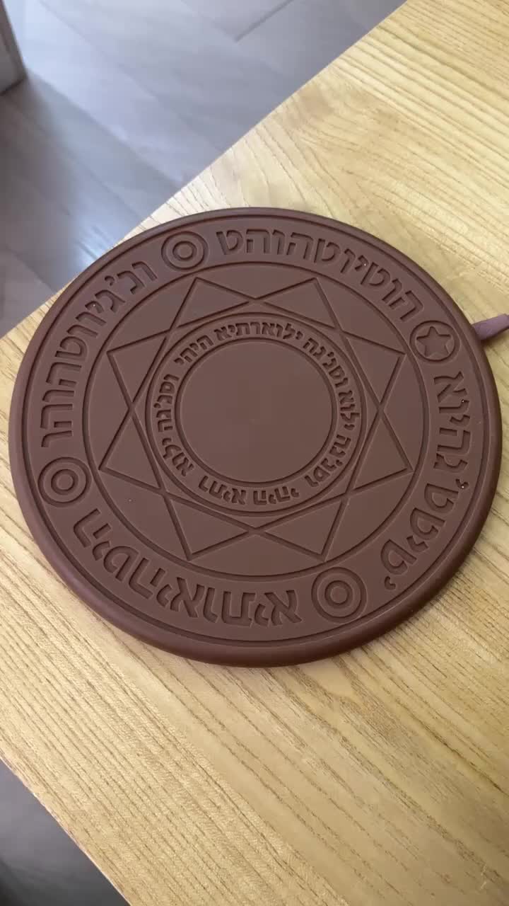Wireless Charger with 10W Fast Charging & Sound Effect Disk USB Portable Power for Electronic Cellphone Smartphone More Convenient Office Use #powerbank #wirelesscharger #phonecharger #wirelesscharging #wirelesschargingstation #wirelesspowerbank #phonechargers #3in1wirelesscharger #keychaincharger #chargercable
