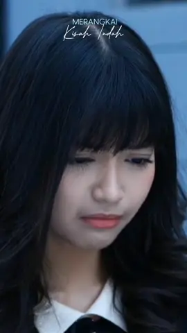 Kayla masih terus diusik oleh Sandra dan di ancam barang peninggalan satu-satunya milik ibunya akan dibuang, keterlaluan ya Sandra. Saksikan #MerangkaiKisahIndah setiap hari pukul 17.30 hanya di Indosiar #mkfpunyatiktok 