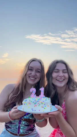 Miss my bestie today but glad we got to celebrate early 🥹 #swiftie #21stbirthday #bestfriend #alltoowell 