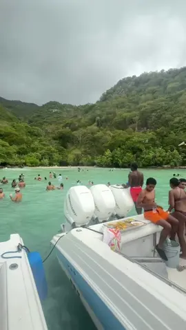 A quick visit to Haiti to Haiti with @zoedollarz and yes we will be there too for our group trip . Link in bio to register  #fyp #haiti #caribbean #haitiantiktok #paratii 