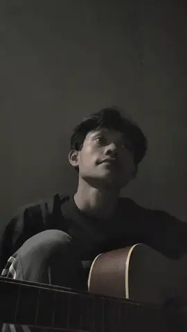 kembali lagi ke setelan pabrik🙂 . .. ... #pisah #sebatasteman #guyonwaton #lagujawa #coverlagu 