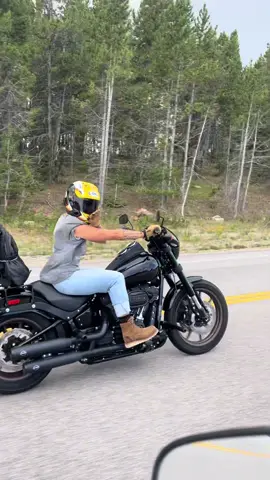 Just a bunch of girls on bikes⚡️  #motorcycles #fyp #girlsonbikes 