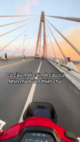 Gió đưa hương bưởi, hương cam Theo con sóng nước miên man xuôi dòng Người ơi giữ lấy tình nồng Cửu Long còn chảy, lòng không nhạt mờ. #xuhuong #fypシ゚viral #caurachmieu #caurachmieu2 #vinhlong 