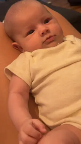 Pooting on auntie tay tay 🤣#tread #foryou #foryoupage #mom #MomsofTikTok #momlife #momtok #baby #fyp #fypシ゚viral 