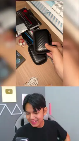 nyanyi nya santai tapi lagunya asik bray😂