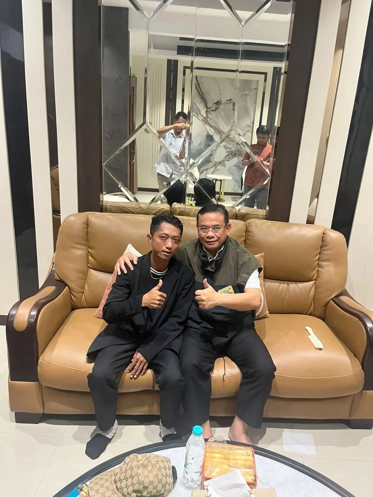 info hari ini bolo mas Husein sama pak bupati sudah berdamai jadi demo selanjutnya dibatalkan 🙏