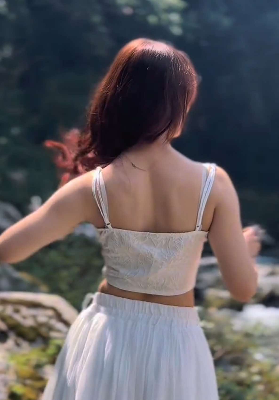 Back to red era….♥️💈 #fyp #ellierai #foryou   