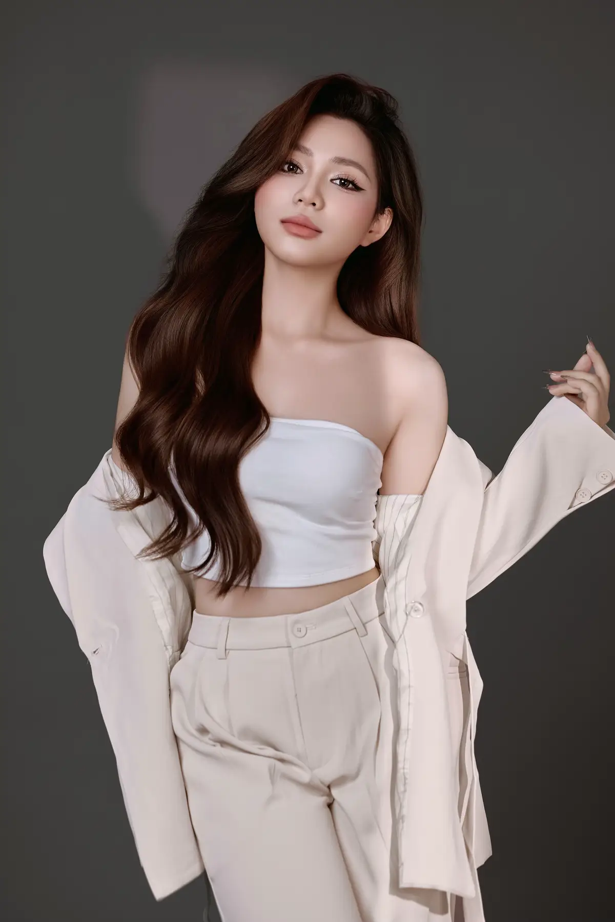 vest trắng vừa xinh vừa sang #chupanhchuyennghiep #TiệmẢnhCầuVồng #Chụptheoconcept #concpetsinhnhat #Chụpbeauty 