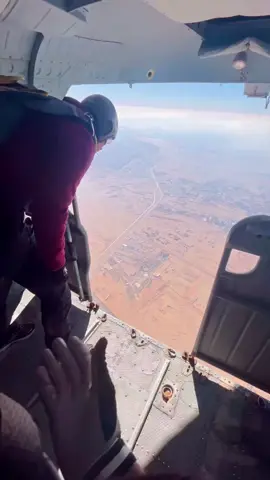 أبطال القفز الحر بقوات المظلات المصرية  🪂🇪🇬🫶💪#creatorsearchinsights #skydiving #tips #explore @Khaled Abas 