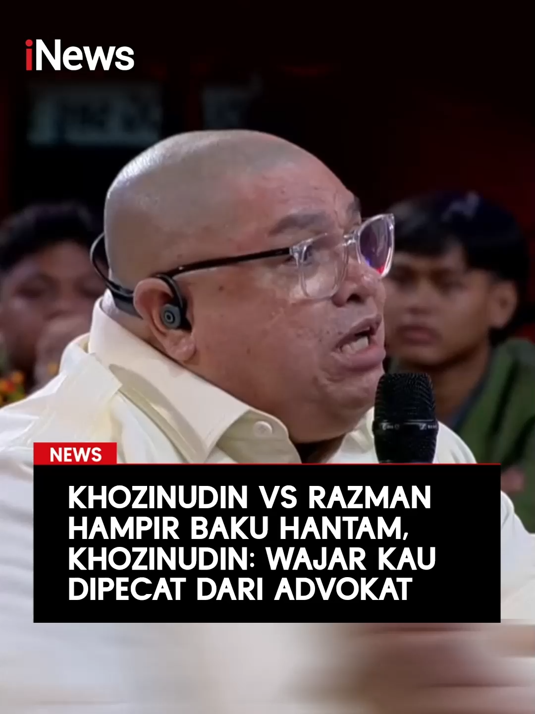 Ketegangan memuncak dalam program Rakyat Bersuara di iNews saat Khozinudin dan Razman terlibat adu argumen sengit. Perdebatan panas itu hampir berujung baku hantam di tengah forum. Suasana semakin memanas ketika Khozinudin melontarkan pernyataan keras kepada Razman: “Wajar kau dipecat jadi advokat.” Ucapan itu sontak membuat studio bergemuruh dan menarik perhatian publik yang menyaksikan jalannya debat. #RakyatBersuara #Khozinudin #Razman #iNewsLive