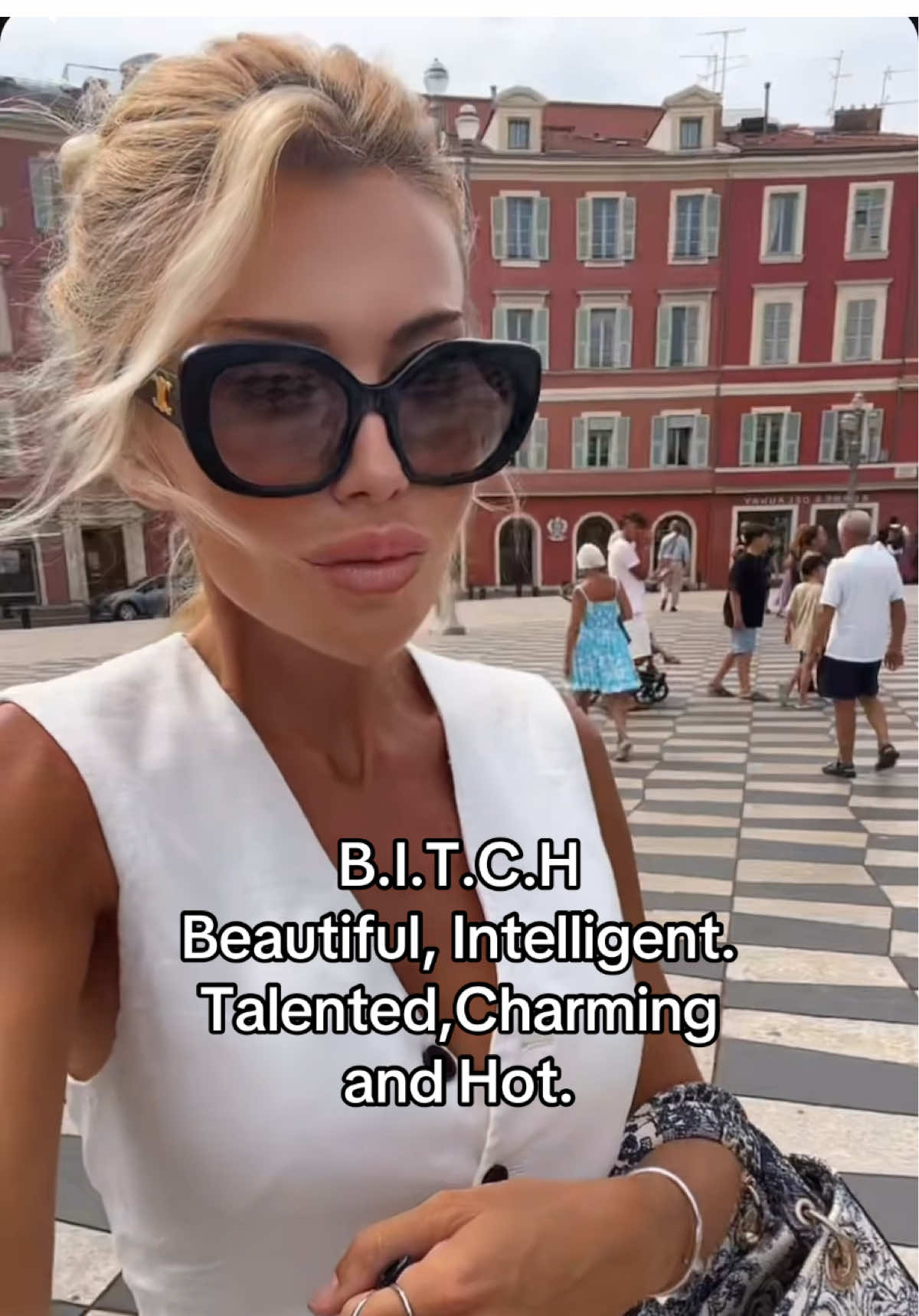BIT.CH Beautiful, Intelligent. Talented, Charming and Hot.