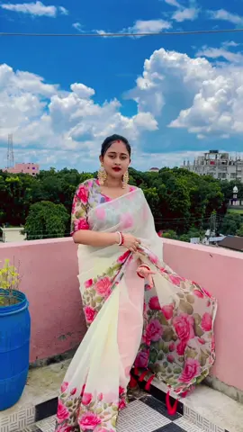 Hey vojpuri🥵Sari from:@Arpita shop❤️ 