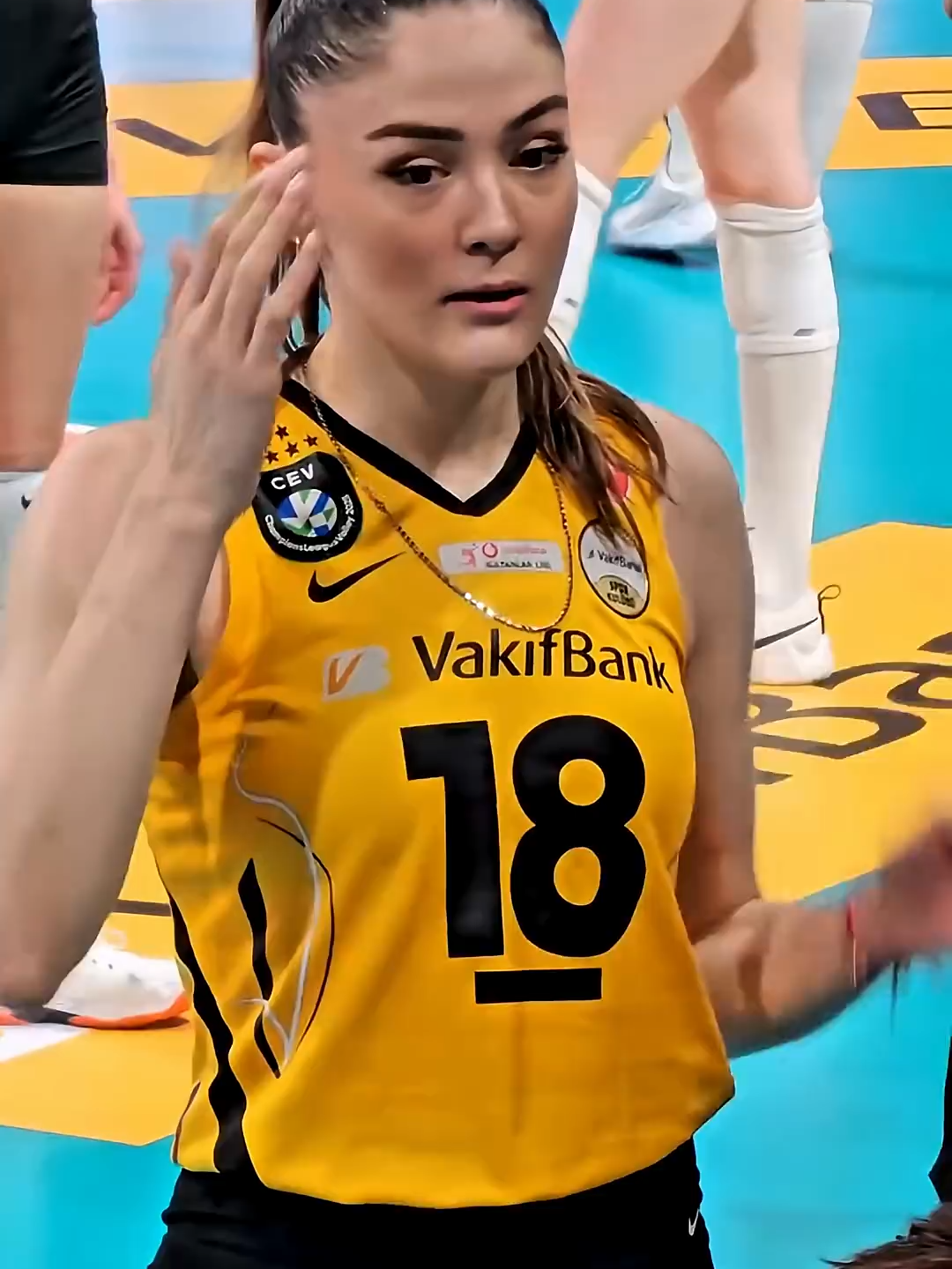 Zehra Gunes💞 Vakifbank volleyball🌹 #zehragunes #volleyball #viralshort #shorts#usarmy #turkiye #turkeytiktok #100k #usaf #viral #fyp #fouryou #trends