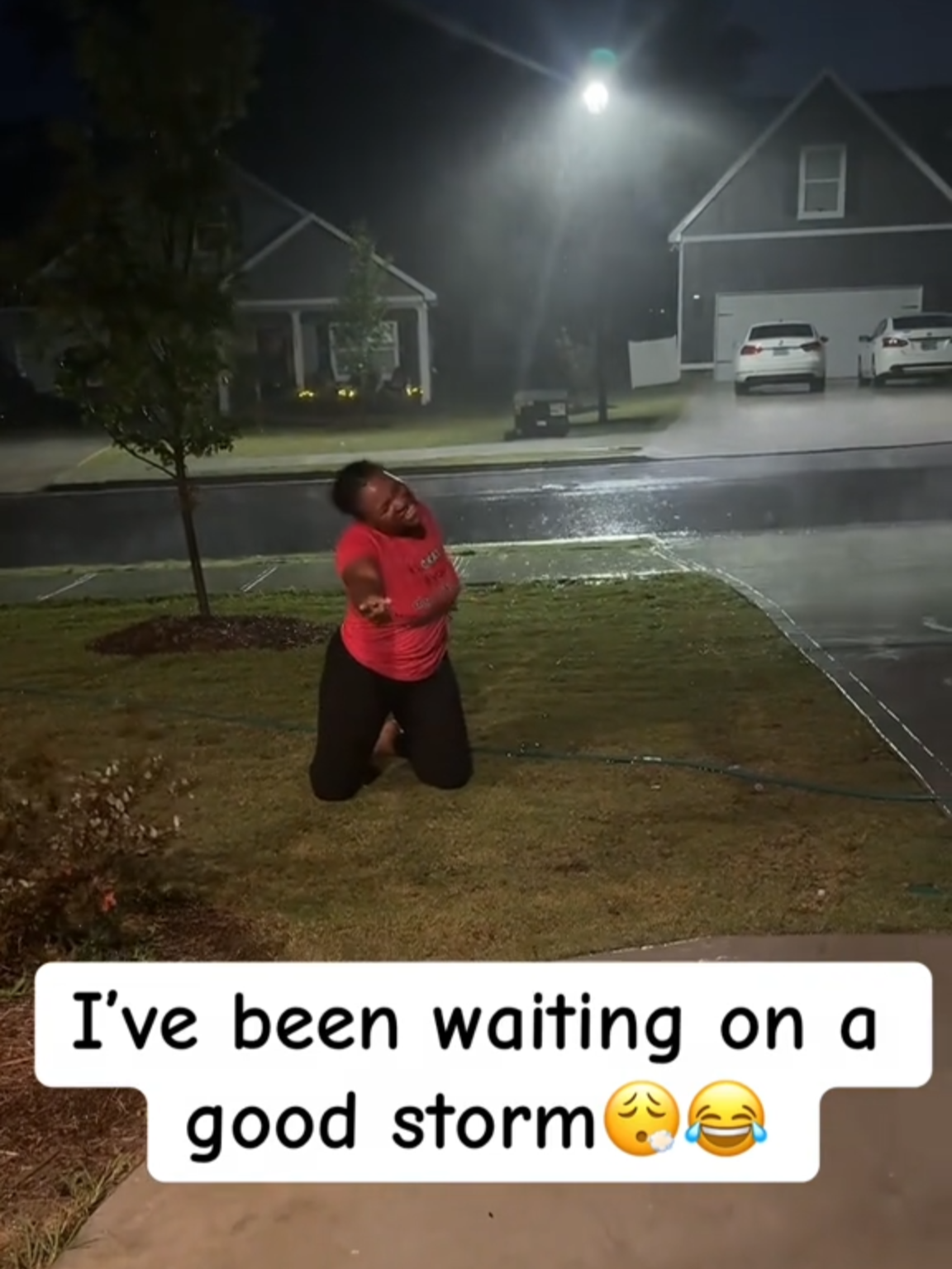Who did it better, her or Wan ? Wait for a good storm and join the #BendedKneeChallenge challenge! #boyziimen #b2m #onbendedknee