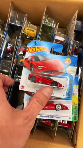 Durfte ein K Case öffnen leider kein sth dafür aber die Ferrari‘s 🔴 #hotwheels #diecast #hotwheelsindonesia #hotwheelscollector #diecastcollector                         