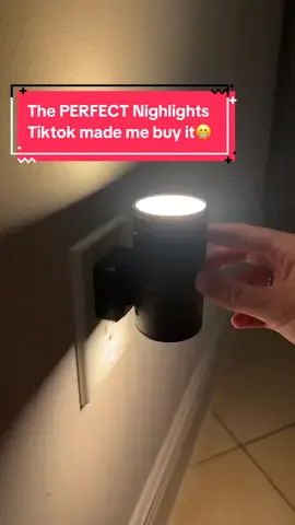 I love this soft-glow nightlight it turns on when it’s dark and disappears when it’s light. Also adjustable brightness on the side. #nightlights #tiktokmademebuyit #doresshop 
