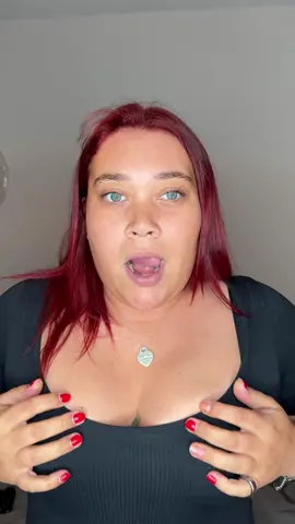 Hello boobs?  @Boux Avenue #bouxavenue #superpushup #pushupbra #dealdrops #ittybittycommitee 