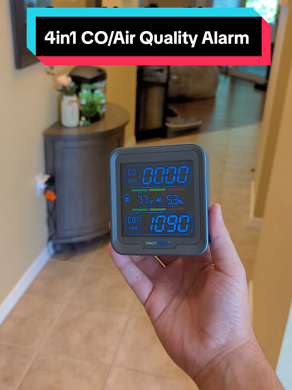 Portable 4 in 1 carbon monoxide and air quality detector! 😲 #carbonmonoxidealarm #airqualityalert #coleakdetector #carbonmonoxideawareness 
