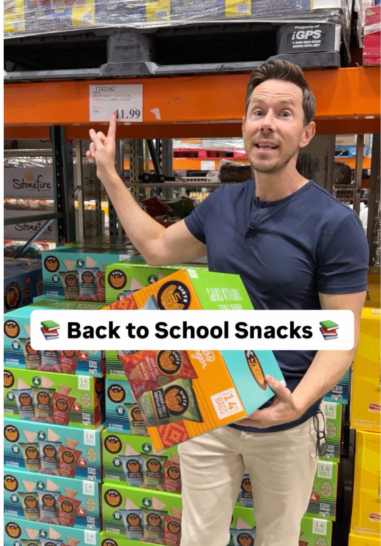 Grab these Costco back to school snack essentials for your kids! Download my free app on the App Store or Google Play so you can shop easier in store #bobbyapproved #backtoschool #snacksforkids #kidssnacks 