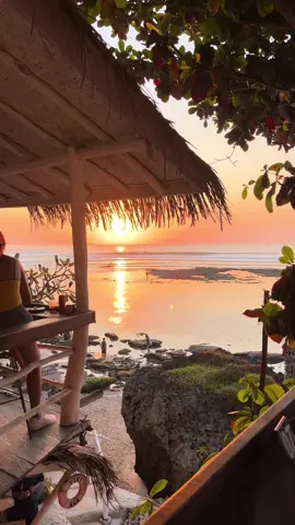 Hidden Gem Cafe at Uluwatu Bali #uluwatu #bali #lecliffbali #baliplacetovisit 