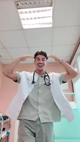 Laissez moi mettre mon stetho autour du cou 👨🏻‍⚕️#medecine #motivation 