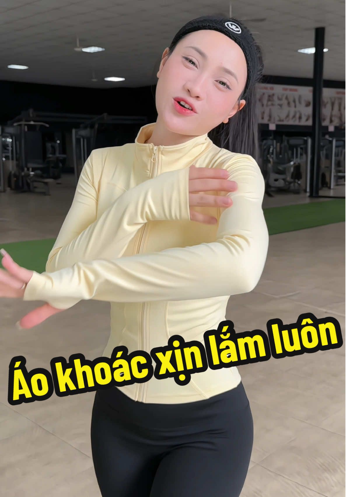 Áo khoác vừa xinh vừa xịn đi tập yoga,gym khoác đều xinh #gym #aokhoac #xuhuong #tenis #pickleball 