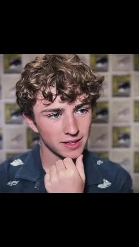 I HATE CAPCUT!! WHY DO I NEED TO PAY FRO EVERY THING! It’s painful to see CapCut like this…#walkerscobell #pjo #percyjackson #percyjacksonandtheolympians #fyp 