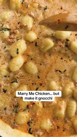 If you’re looking to seal the deal in half the time, then look no further than #marryme gnocchi! Not only is it an ideal #weeknightdinner but it’s also a certified love potion!  #gnocchi #easydinner #marrymechicken 