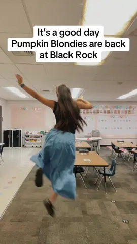 Have a good day ✨🍎  #teacher #teachersoftiktok #classroom #kindergarten #class @Black Rock Coffee Bar 