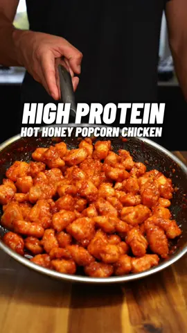 High Protein Crispy Hot Honey Popcorn Chicken! 🔥🍯🍗 #EasyRecipes #highprotein #hothoneypopcornchicken #hothoneyfriedchicken #tastymealprep   ONLY 495 calories! Easy High Protein Meal Prep😋 Tap the link in my bio to get a FREE High Protein Starter Pack with 20+ recipes & full grocery list!📕👨🏽‍🍳   Serves 4: 🍽️🍽️🍽️🍽️ Calories & Macros 📊 Per Meal: 493 calories  52g P | 64g C | 3g F Popcorn Chicken - 800g chicken breast  - tsp garlic powder  - tsp onion powder  - tsp paprika - 1/2 tsp cayenne  - tsp salt & pepper - 1 egg - 60g cornflour/cornstarch (add a little more for an even coating - not all will be used) - Cooking spray (I use chosen foods avocado spray) Airfry 200°C for 10-12 minutes Oven Bake 220°C for 15-18 minutes (typo in video timings) Crispy Potatoes  - 900g diced potatoes (optionally peeled) - tsp garlic powder  - tsp oregano  - tsp paprika - 1/2 tsp cayenne  - tsp salt & pepper - Cooking spray  Airfry 190°C for 25-30 minutes Oven Bake 200°C for 30-35 minutes  Hot Honey  - 60g sriracha - 60g honey Garnishes - finely chopped chives (optional) Storage & Heating ♨️ - Store for up to 5 days in the fridge  - To reheat, microwave for 3 minutes partially covered or for the best results re-airfry at 200°C for 3-4 minutes, once heated through mix well and enjoy! Tap the link in my bio to get a FREE High Protein Starter Pack with 20+ recipes & full grocery list!📕👨🏽‍🍳  