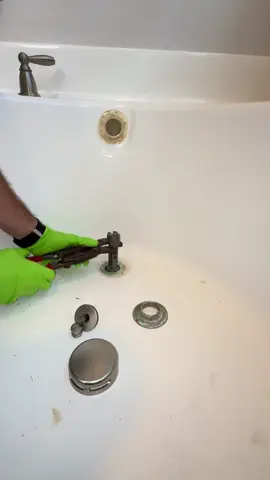 HOW TO: Tub Drain Repair #plumbing #plumbersoftiktok #bathtub #fyp #howto 