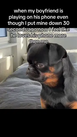 when my boyfriend is playing….#relatable #girlfriend #boyfriend #fyp #viralvideo 