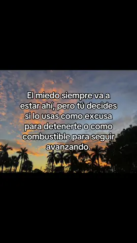 ✨ Lo que hoy parece difícil, mañana será tu fortaleza.💫 #frases #frasesmotivadoras #sunset #parati #viral 