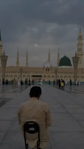 #CapCut توں کسی کو بھی اٹھاتا نہیں اپنے در سے 😭❤️‍🩹🕊 #naatshareef #islamicvideo #viralvideo #creatorsearchinsights 