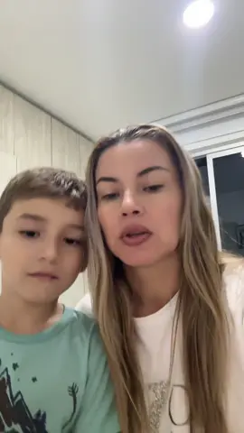 Cuando eres hijo de la profe y ves TikTok 🤭🫶🏻. Intento corregirle algunos números que los traza al revés.  #profesoe #estudiantes #LIVEIncentiveProgram #LIVEStory #PaidPartnership 