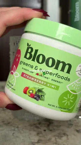 Had to restock on @Bloom Nutrition greens & superfooods powder, got the strawberry kiwi this time and actually tastes good 🍓🥝 #dietarysupplement #bloomnutrition #debloat #healthylifestyle #digestion 