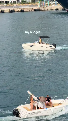 bare minimum 😮‍💨 #yacht #superyacht #fyp 
