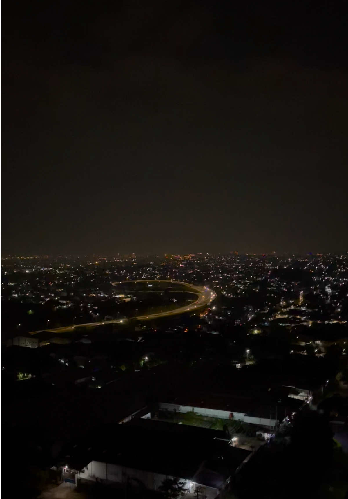 ✨💫 #kairoscafesemarang #semarang #cafesemarang #citylights #citylightsemarang 