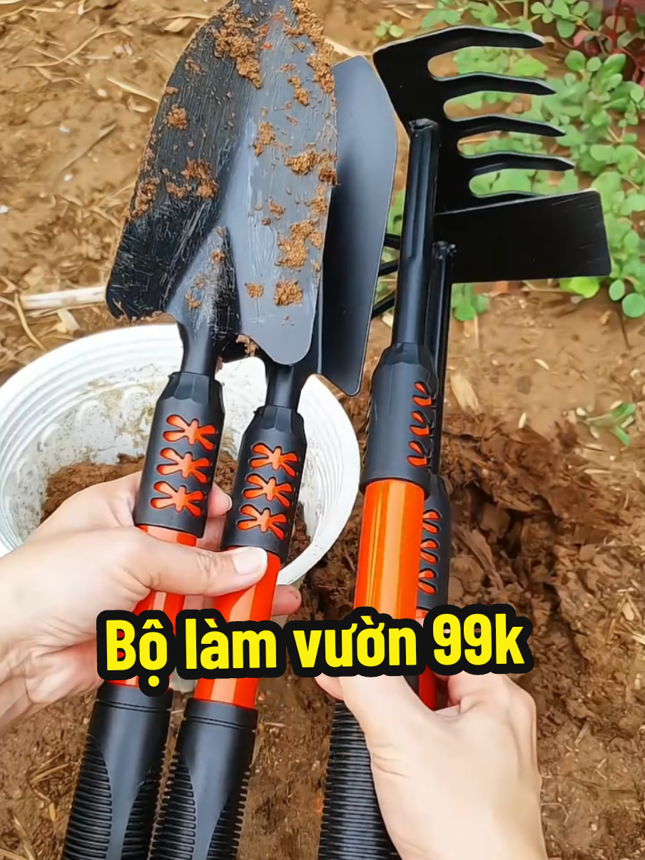 Bộ dụng cụ làm vườn 4 món chỉ 99k. #bolamvuon4mon #dungculamvuon #dungculamvuon4mon #bolamvuon #thucdanreview @Thục Dân Juhi @Thục Dân Juhi 