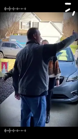 now that we surprised everyone… #solidercominghome #navy #militaryhomecoming #military #surprise #cominghome #reunion #family 