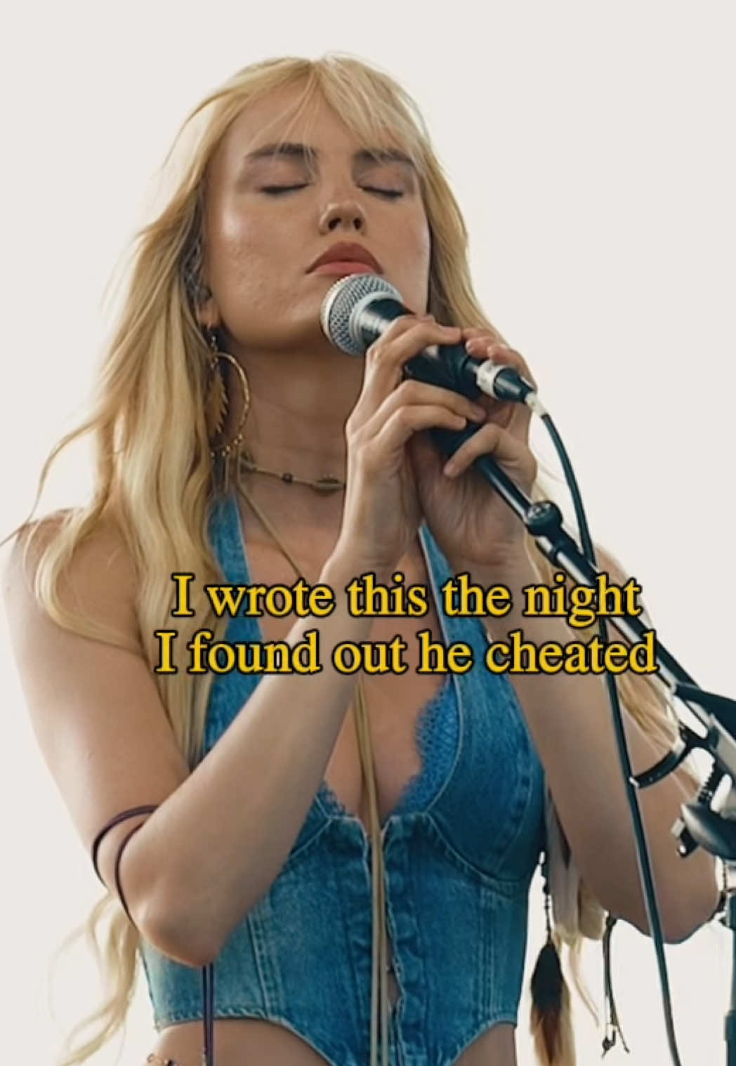 You’re out on the run knowing you did the crime, free as a bird while I’m doing the time… #countrymusic #folkmusic #bluegrass #cheater #adultery 