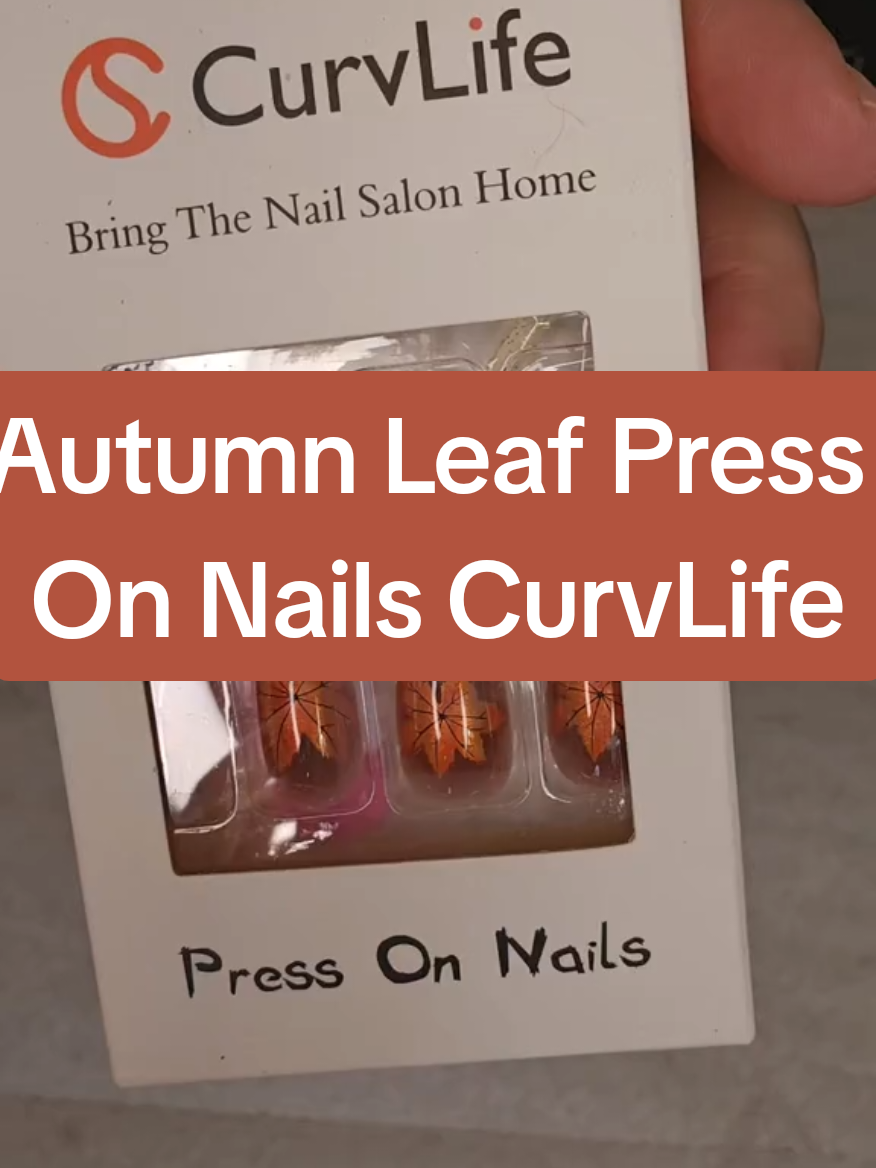 Get your Fall vibes, girl! #pressonnails #fakenails #fallnails #manicure💅 #diynailsathome 