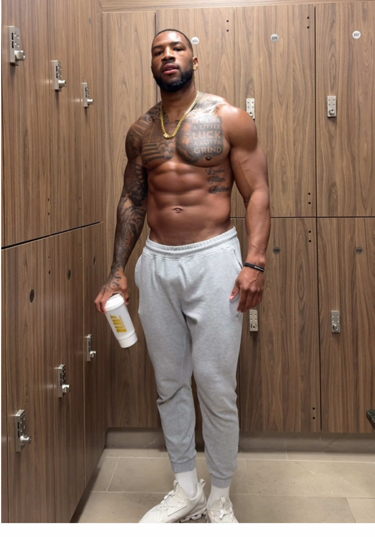 now is the best time to start working for the life you want. set your goals high and do something every day to move forward.. @1UpNutrition 