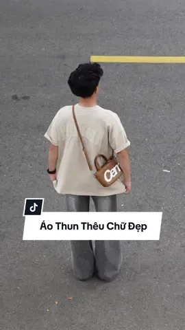 Không nghĩ là áo hơn 1 trăm thôi mà có hình thêu nổi to đẹp như này luôn #ao #aothun #aophong 