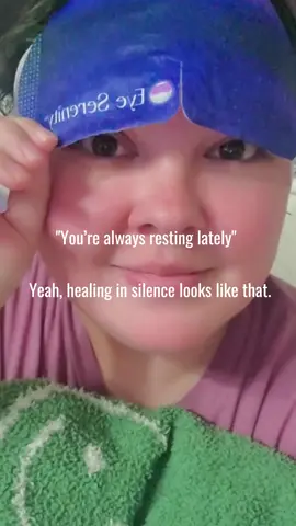 Resting isn’t lazy—it’s powerful. Especially when it comes with heat and peace. 🔥😴 Credits: @Ruby #SelfCare #eyeserenity #Relaxation #wellness #eyemask 