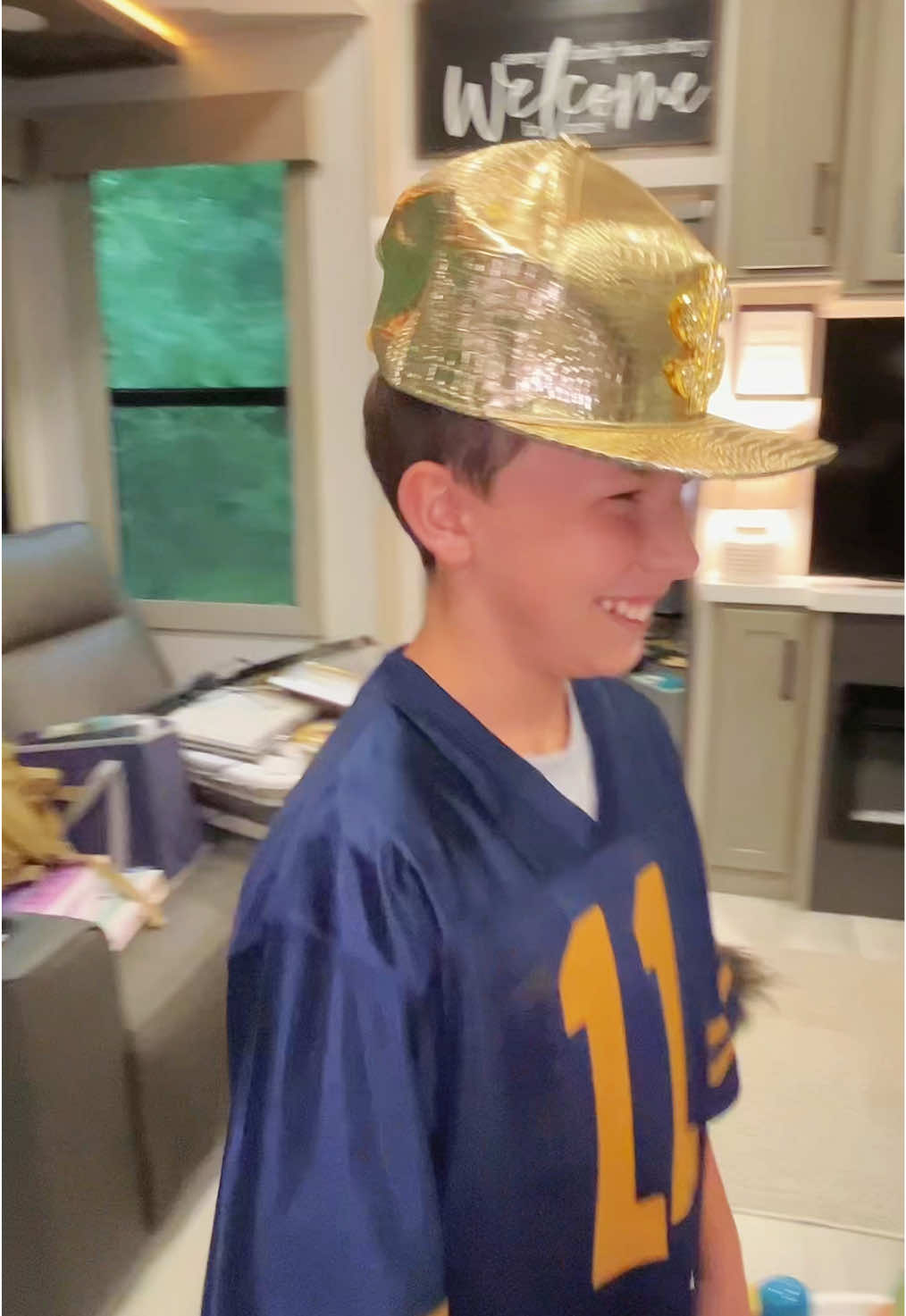 At least his jersey is nice 🤣 #nosabo #nosabokid #funnyvideos #funnytiktok #dadsoftiktok 